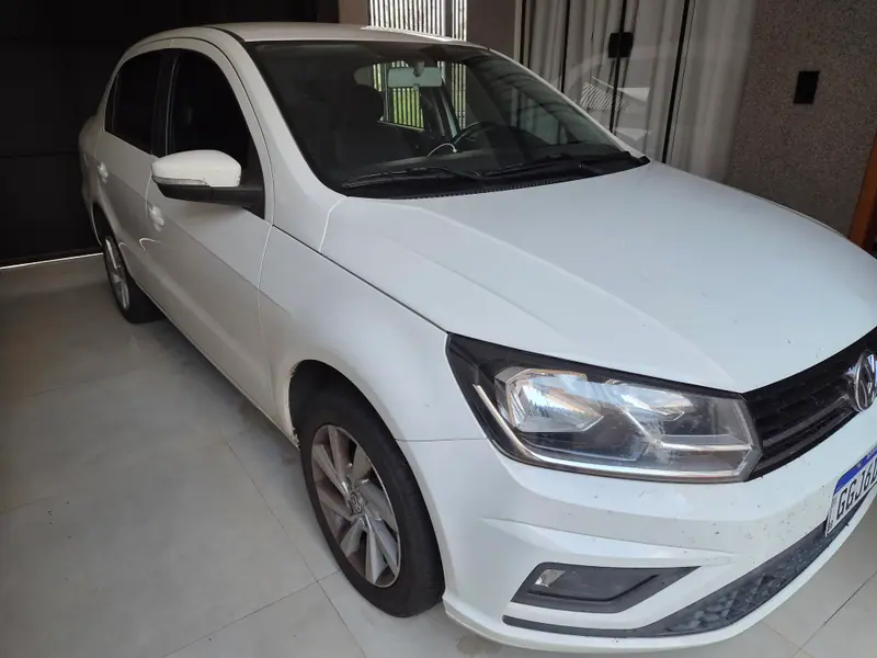 Volkswagen Voyage 1.6 MSI Flex 16V 4 portas Automático