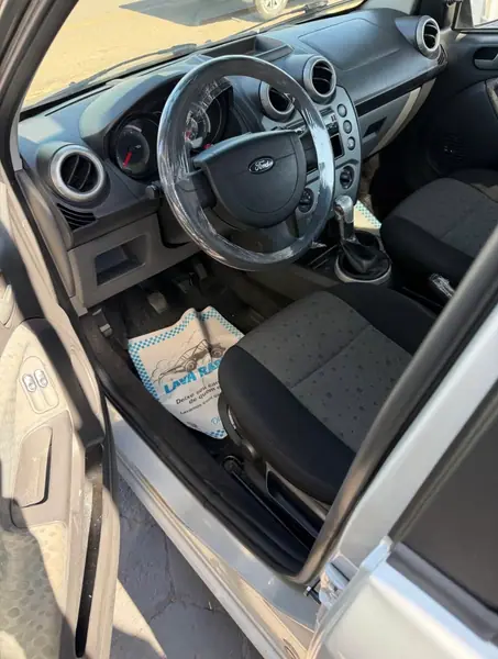 Ford Fiesta 1.6 8V Flex/Class 1.6 8V Flex 5 portas 2012 — foto 5